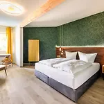 Hotel Stuckhotel Fettehenne 3*